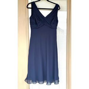 Adrianna Papell navy sleeveless midi formal gown size 12